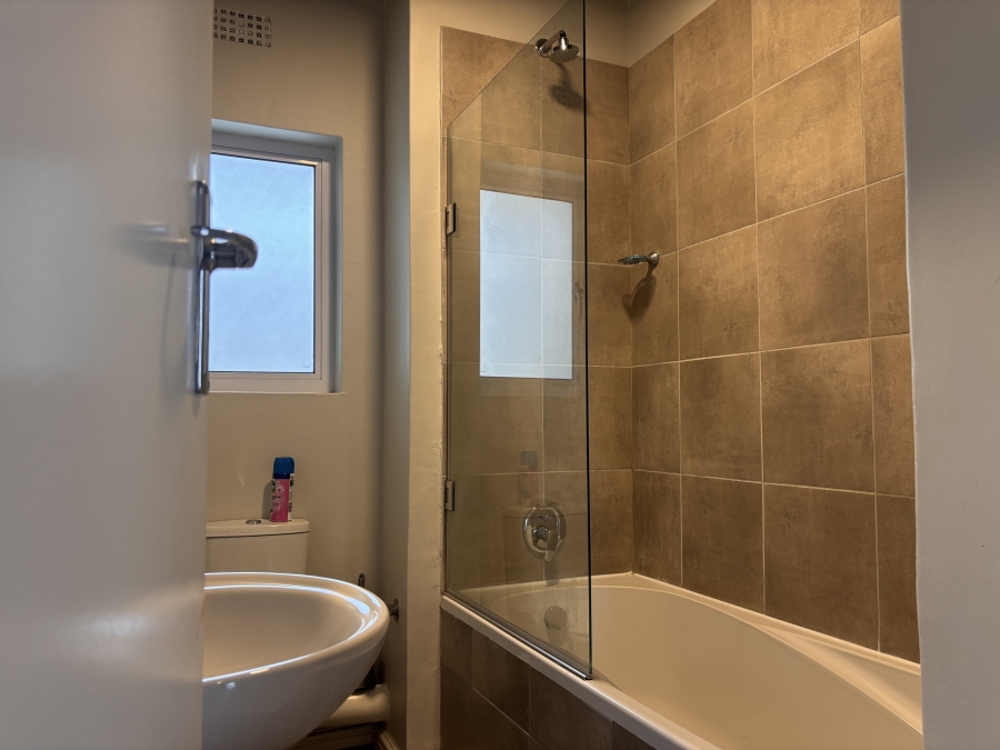 To Let 2 Bedroom Property for Rent in Muizenberg Western Cape